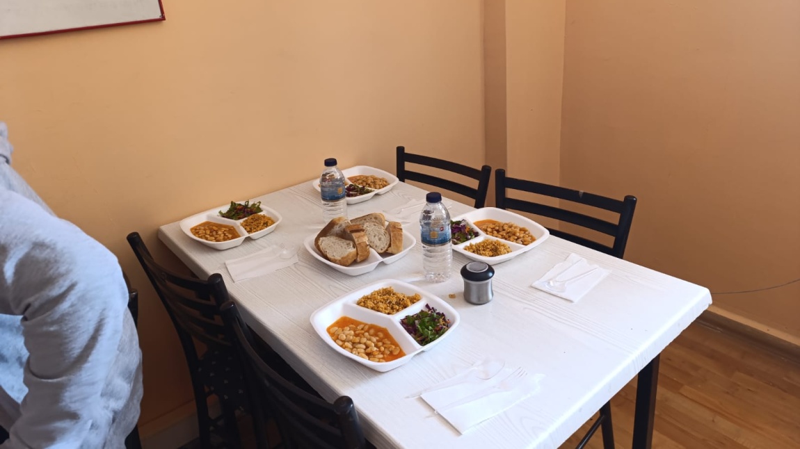 Okulumda Sağlıklı Besleniyorum 
